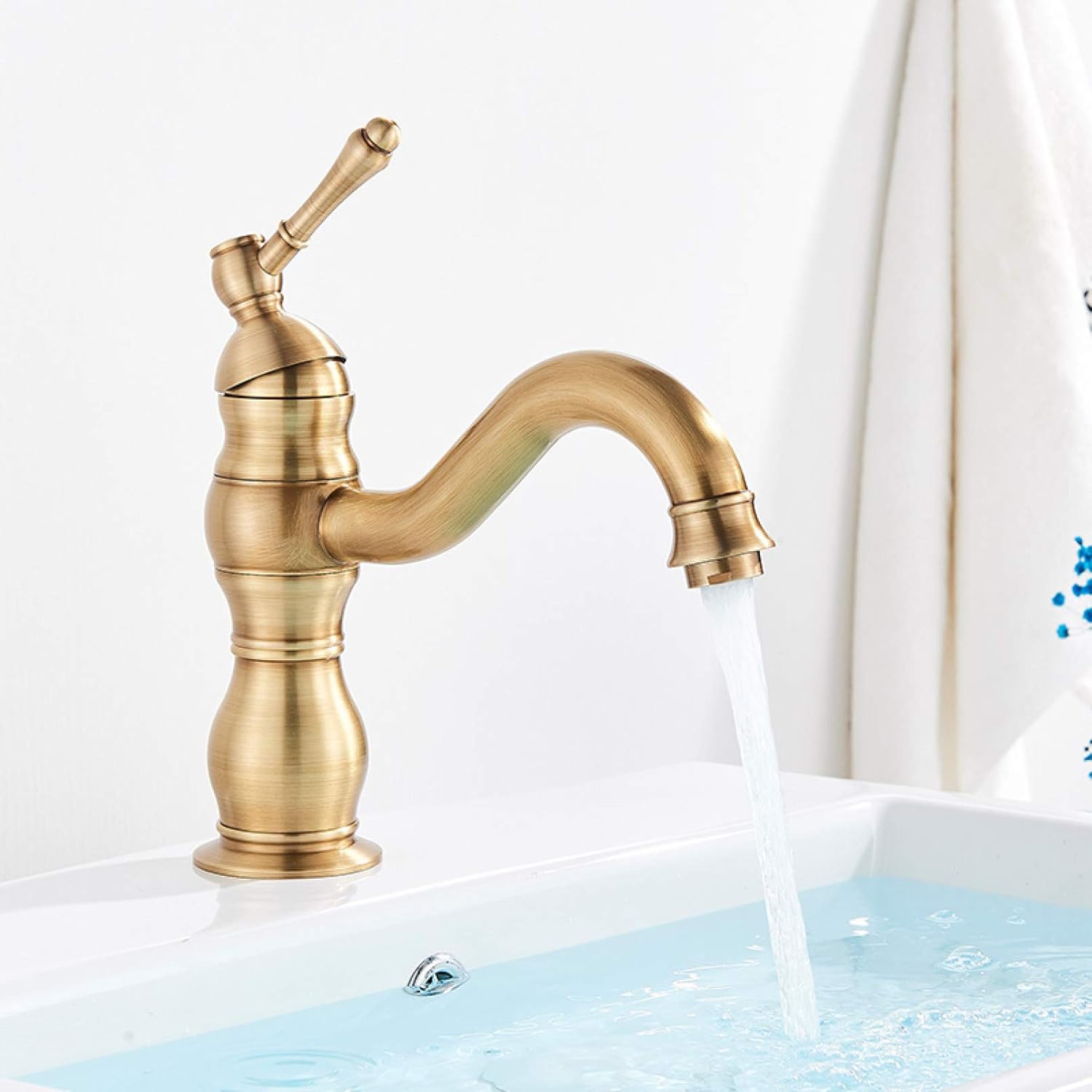 Robinet vintage pour salle de bain en laiton