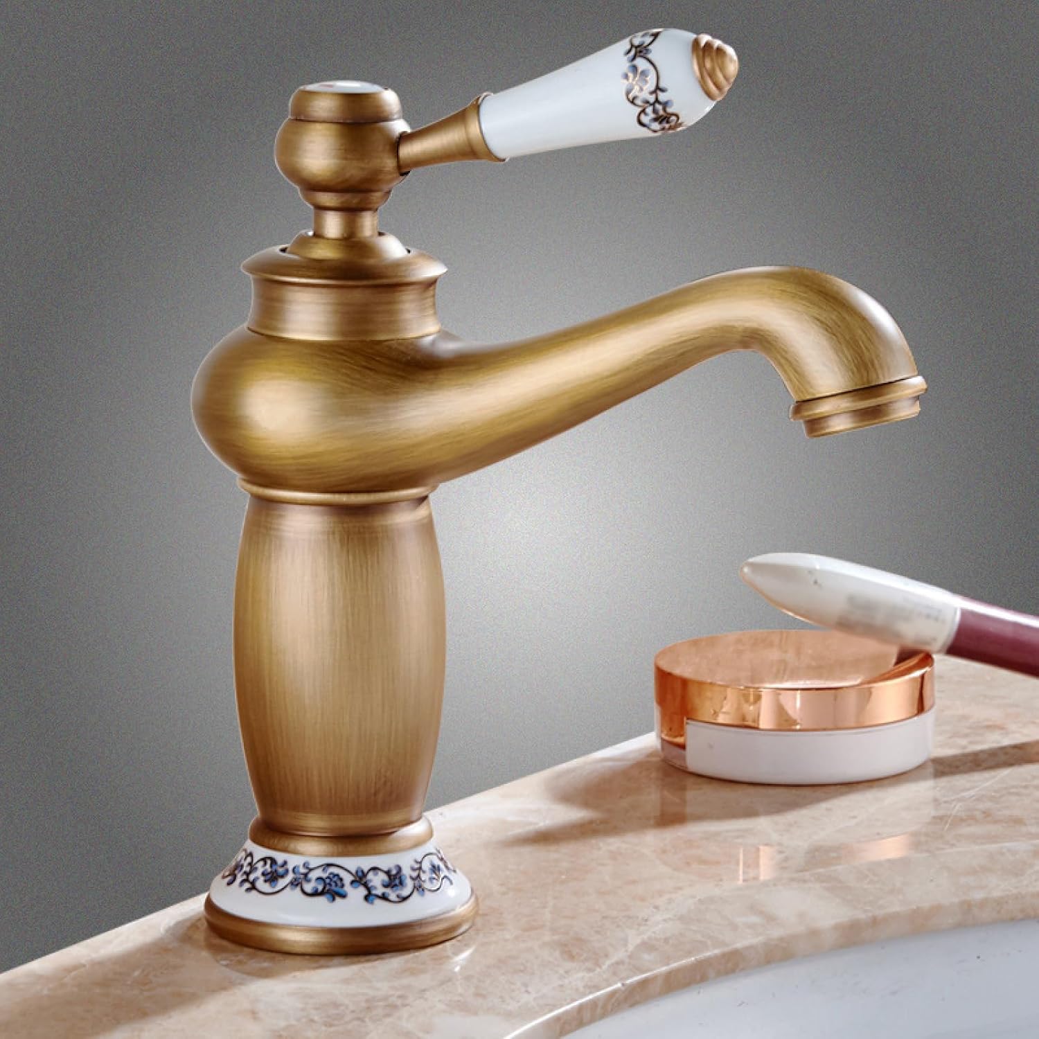 Robinet vintage pour salle de bain en laiton