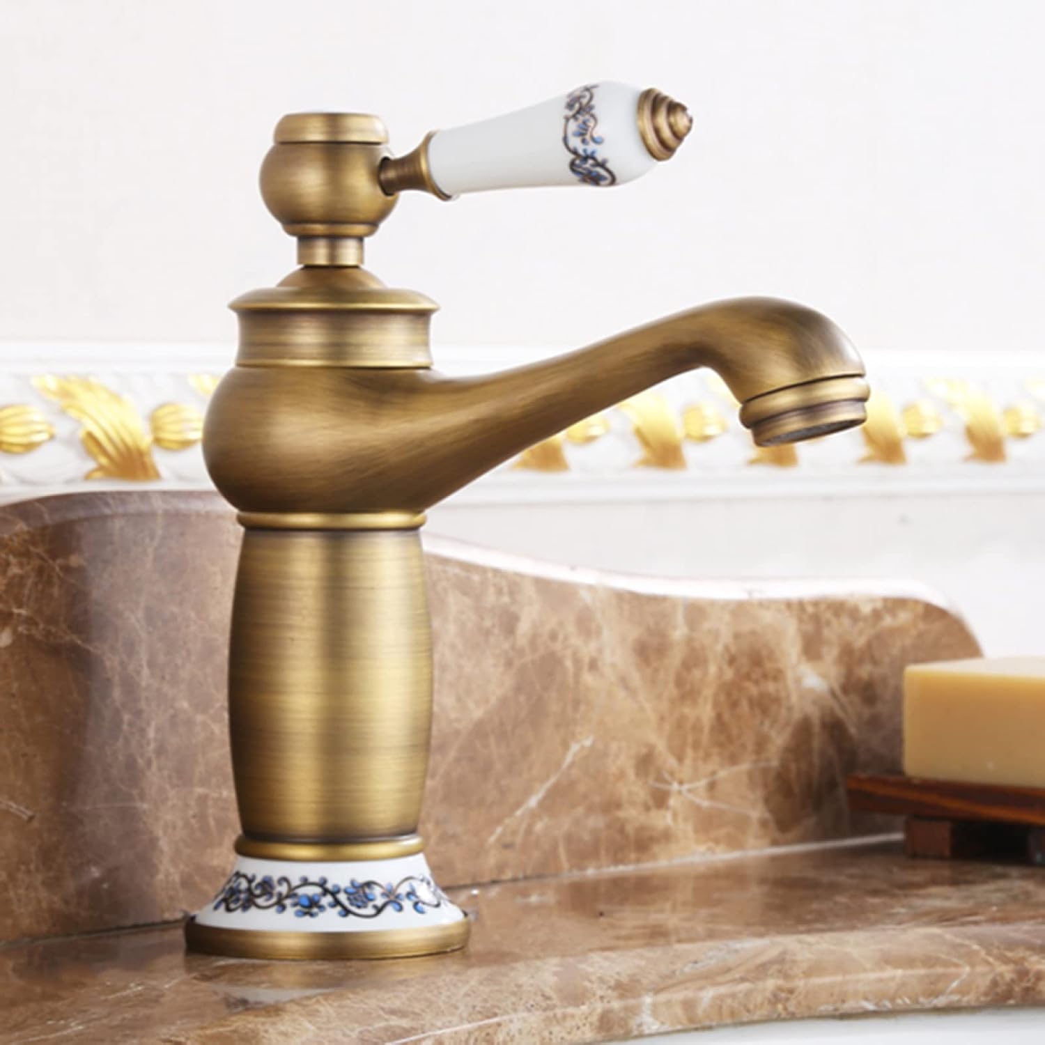 Robinet vintage pour salle de bain en laiton