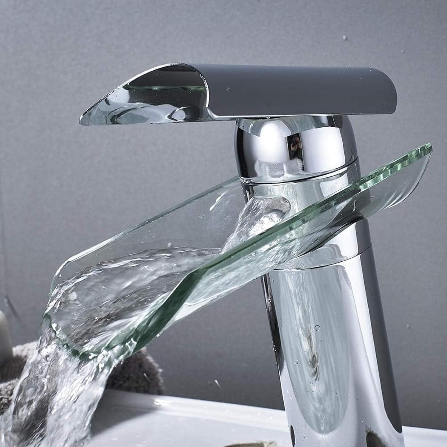 Robinet cascade salle de bain en laiton