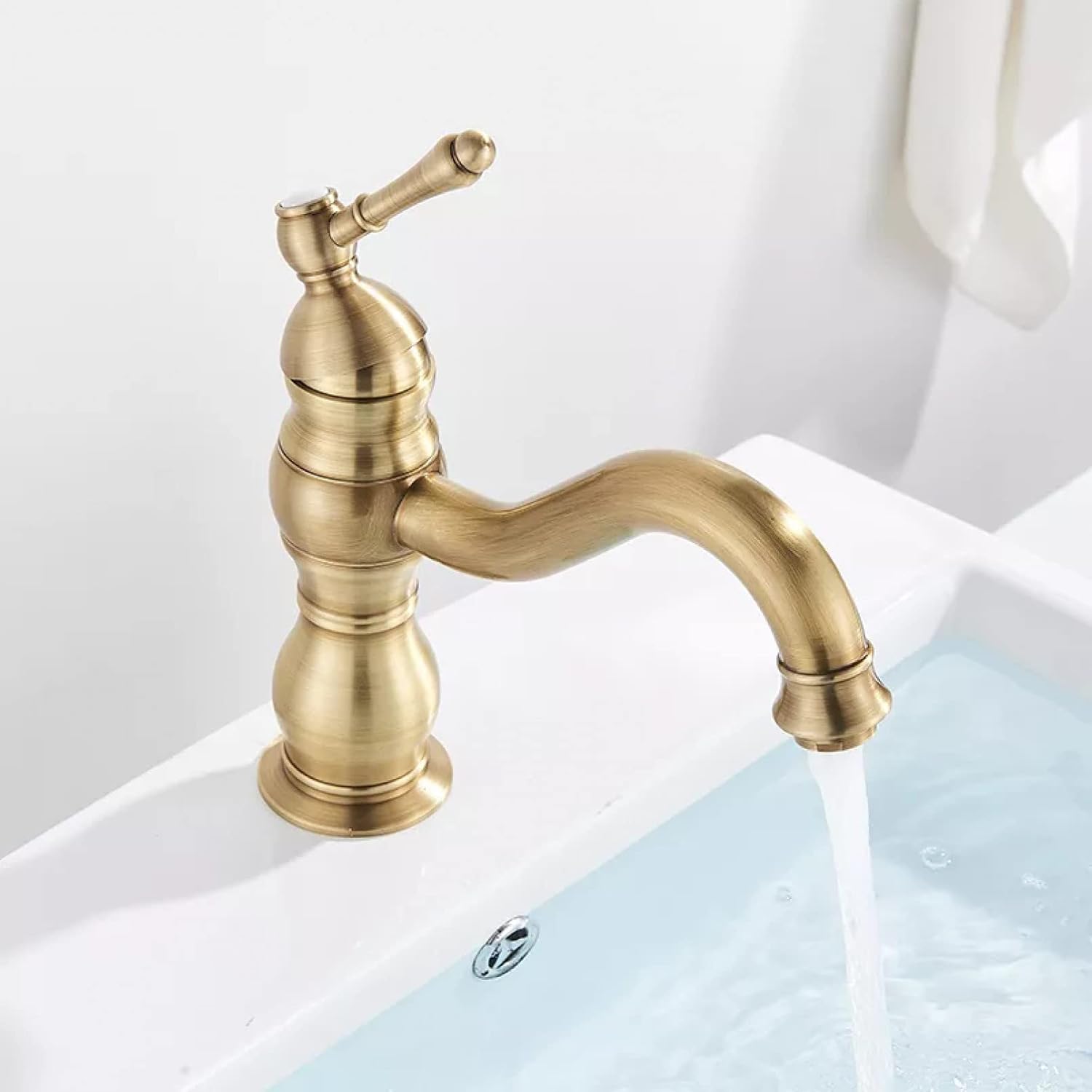 Robinet vintage pour salle de bain en laiton
