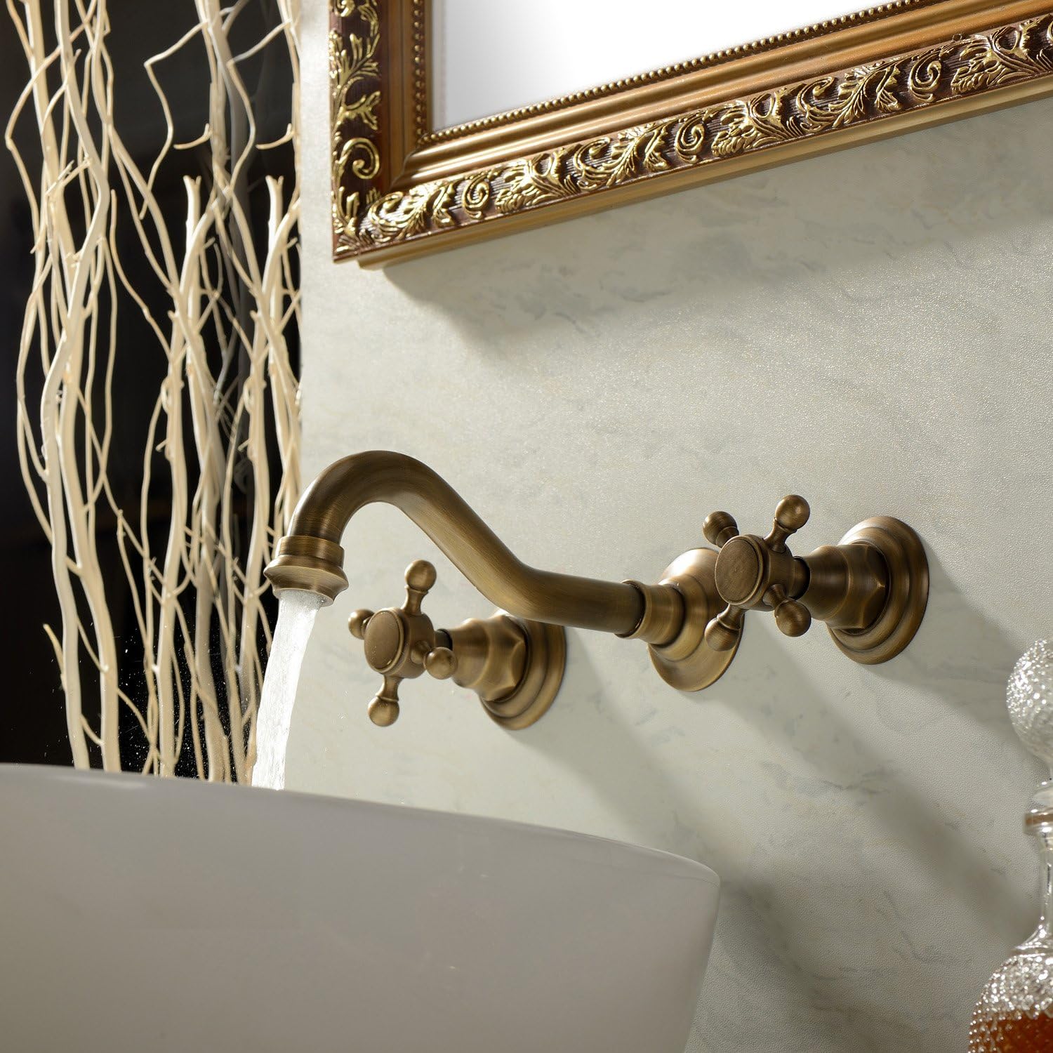 Robinet mural pour salle de bain en laiton