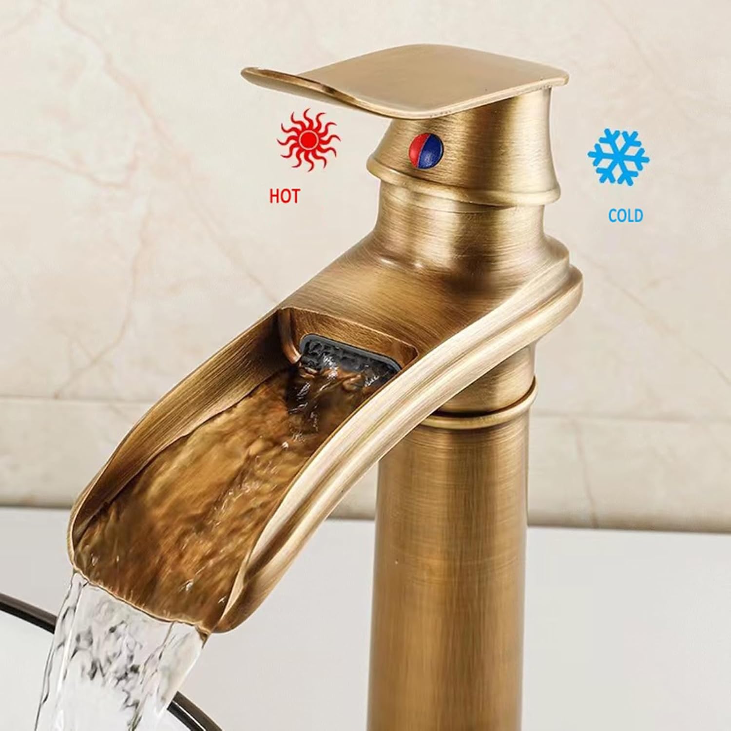 Robinet haut cascade vintage pour vasque salle de bain en laiton