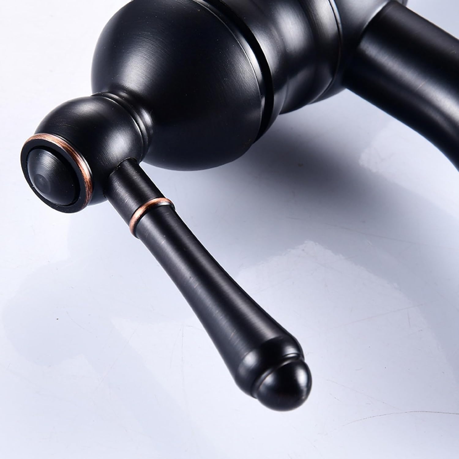 Robinet haut vintage pour vasque salle de bain en laiton