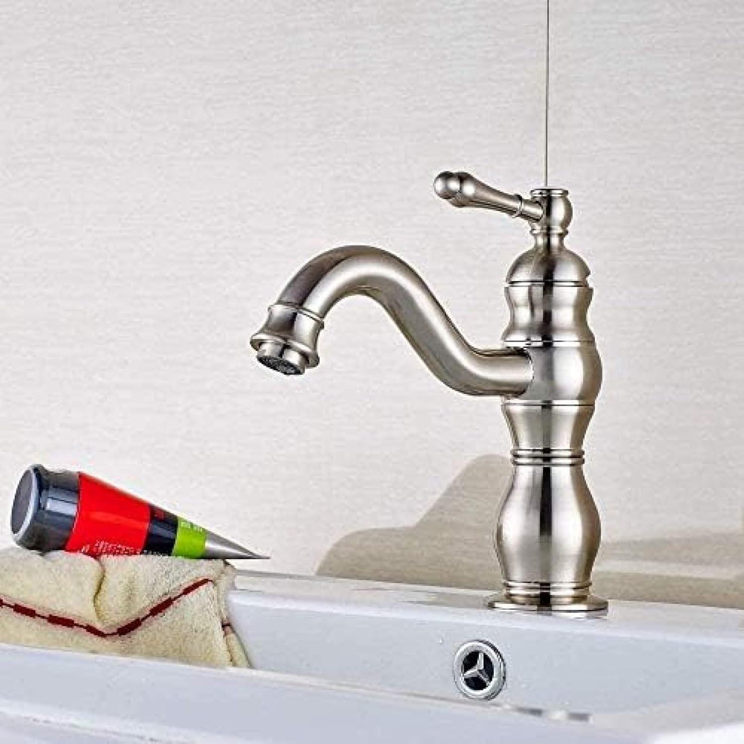 Robinet vintage pour salle de bain en laiton