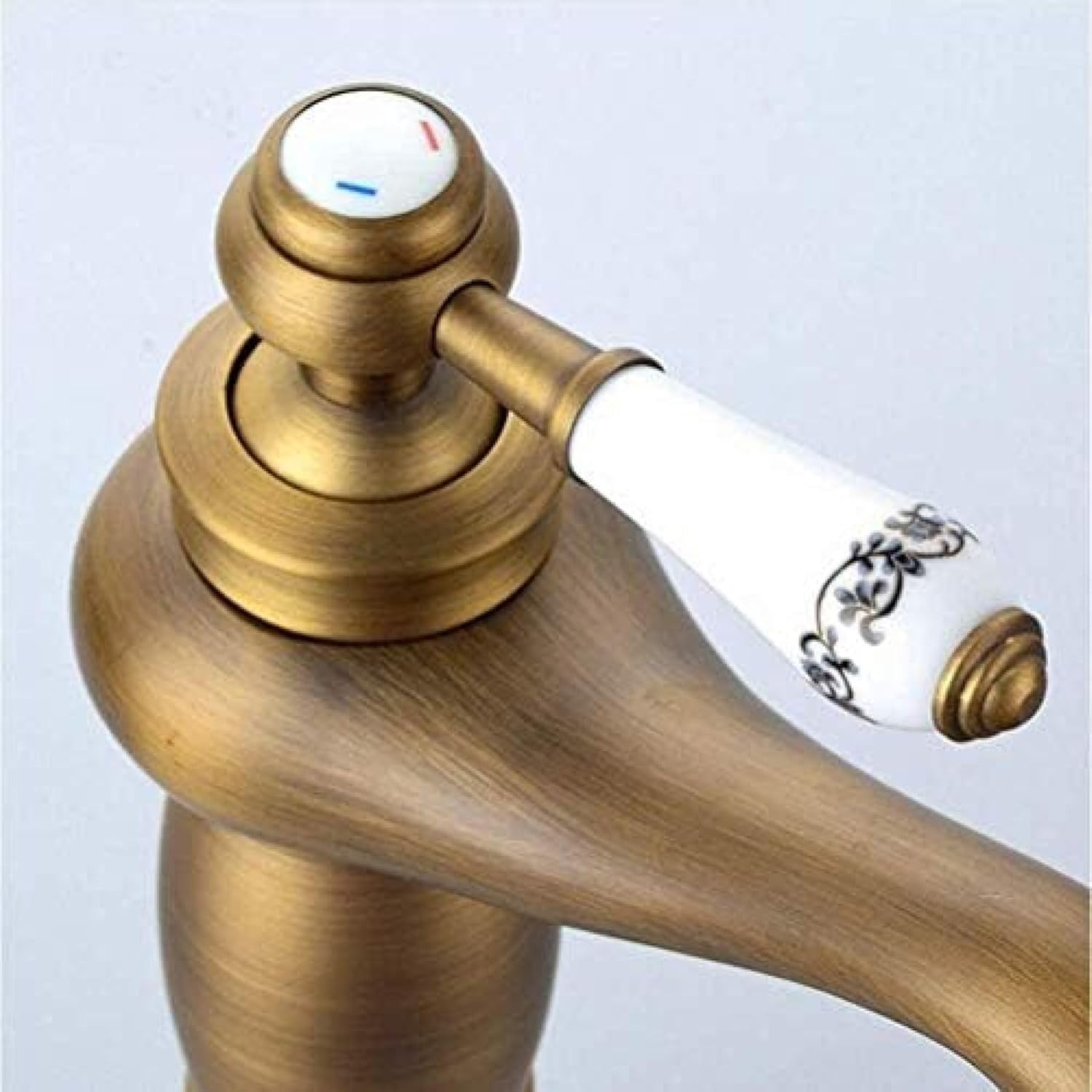 Robinet haut vintage pour vasque salle de bain en laiton