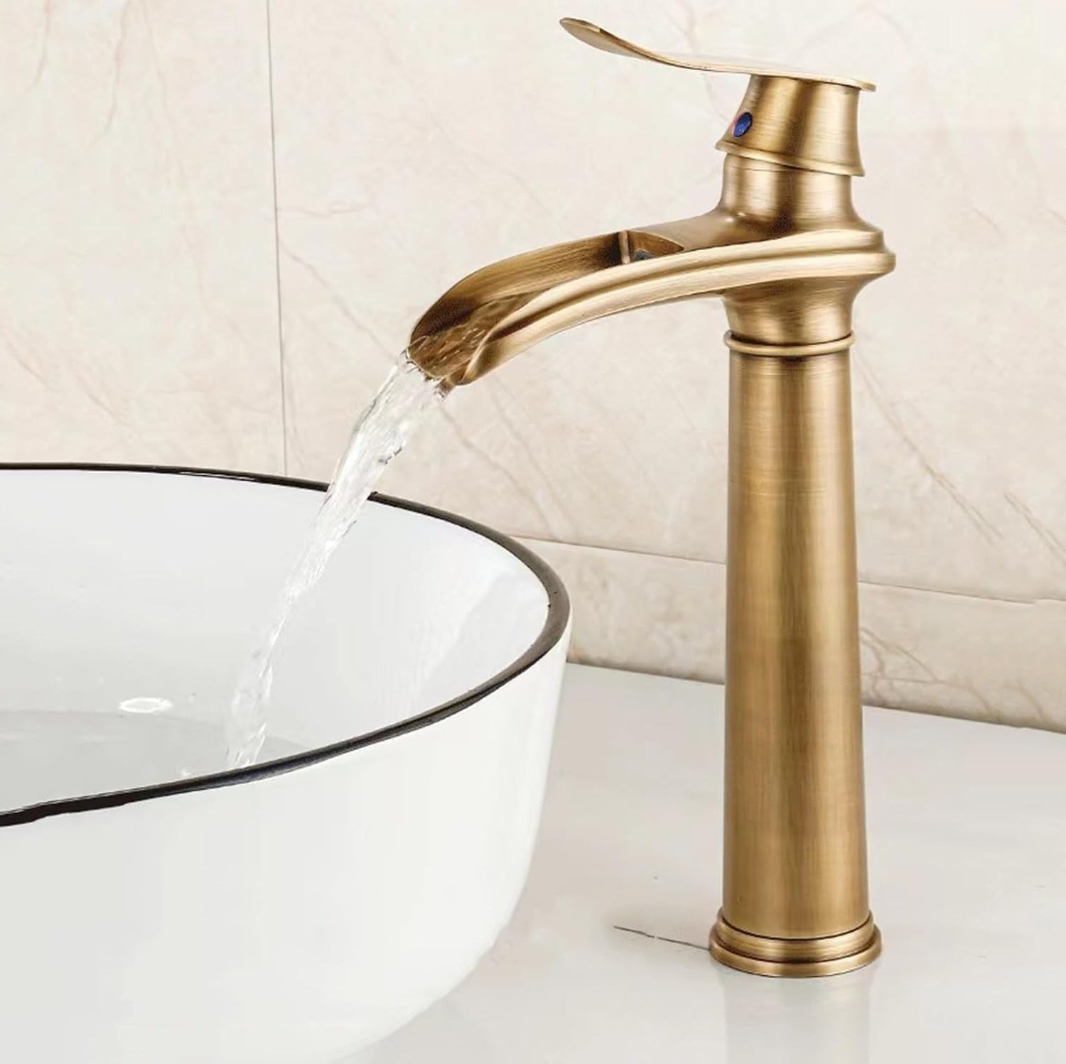 Robinet haut cascade vintage pour vasque salle de bain en laiton