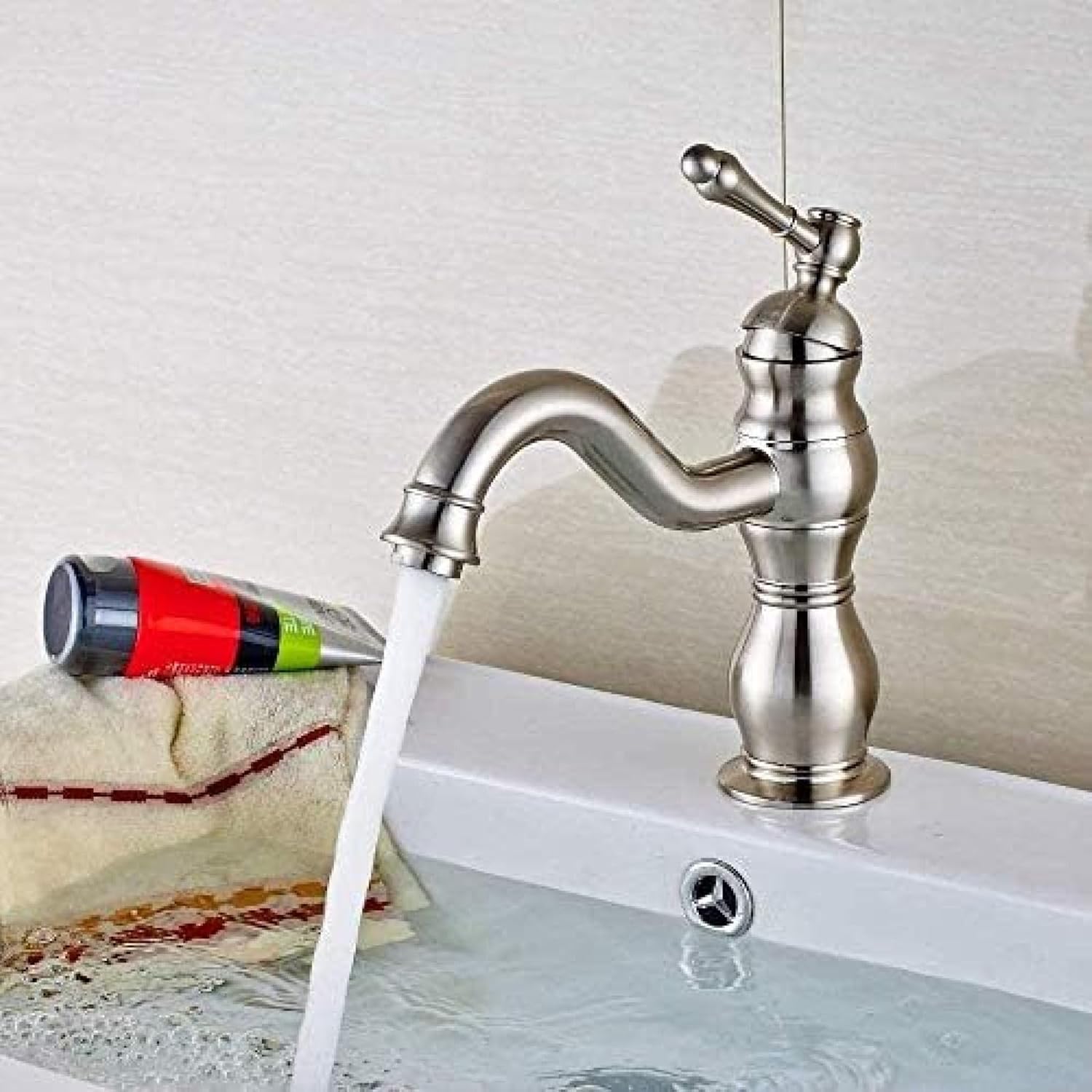 Robinet vintage pour salle de bain en laiton