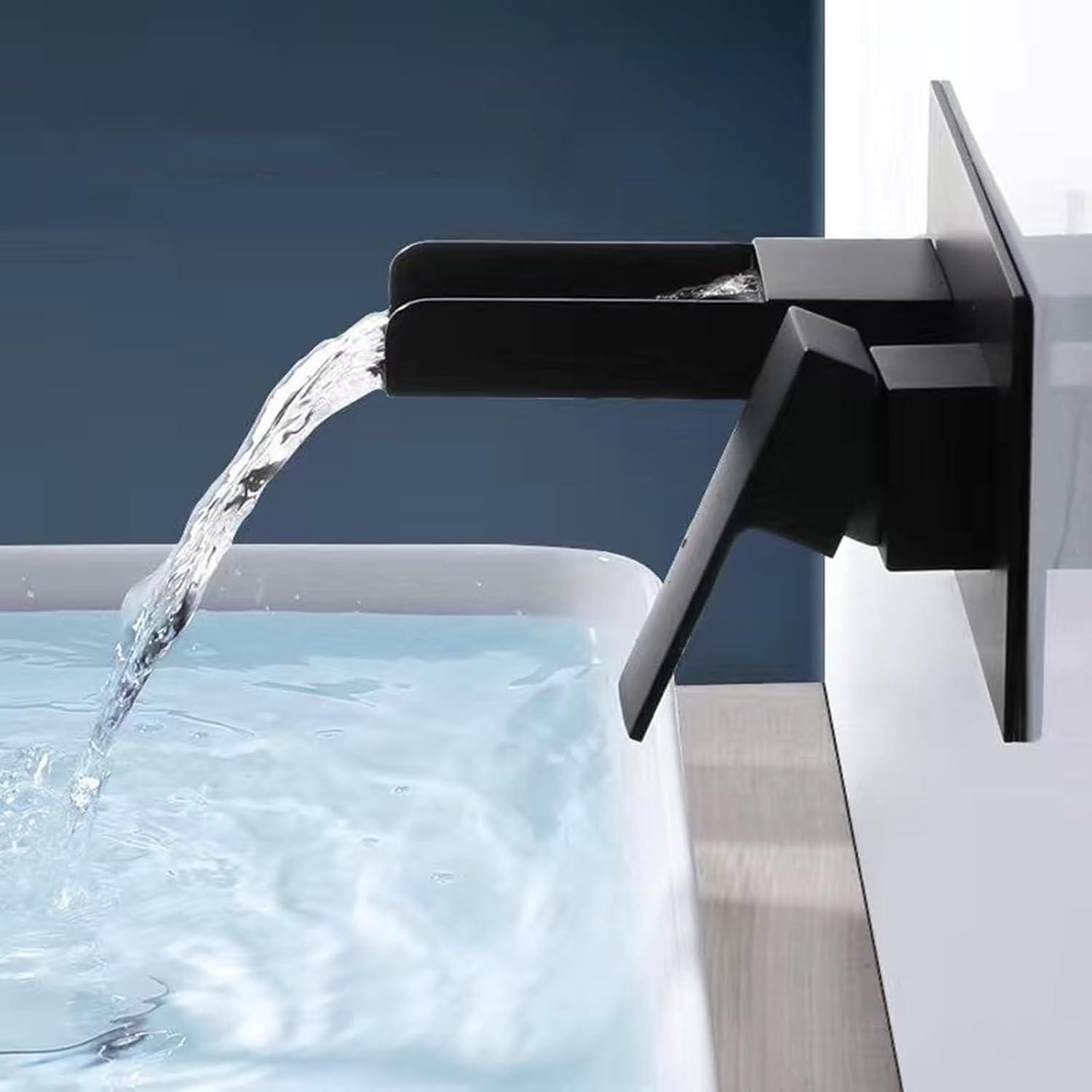 Robinet encastrable cascade pour salle de bain en laiton