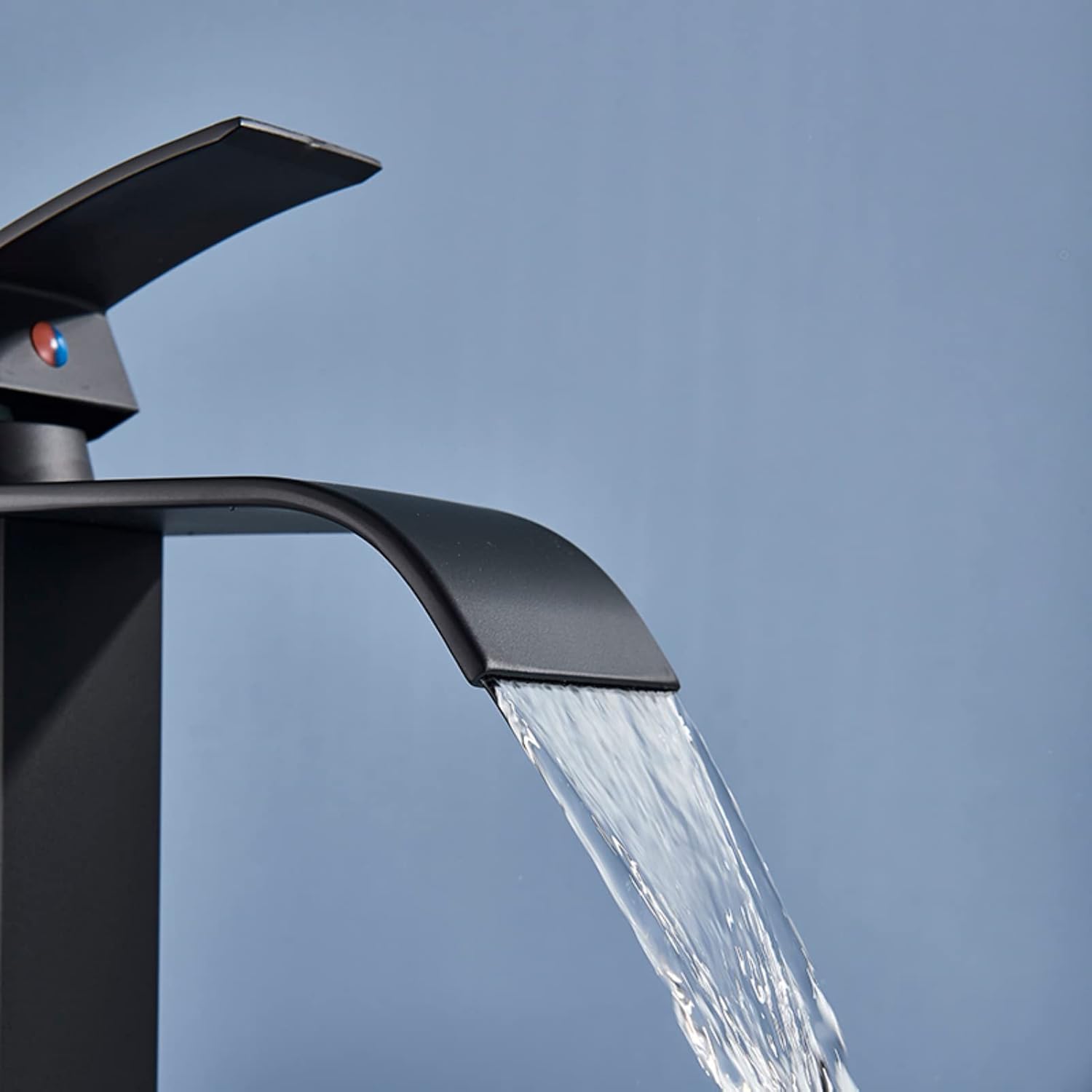 Robinet haut cascade pour vasque salle de bain en laiton