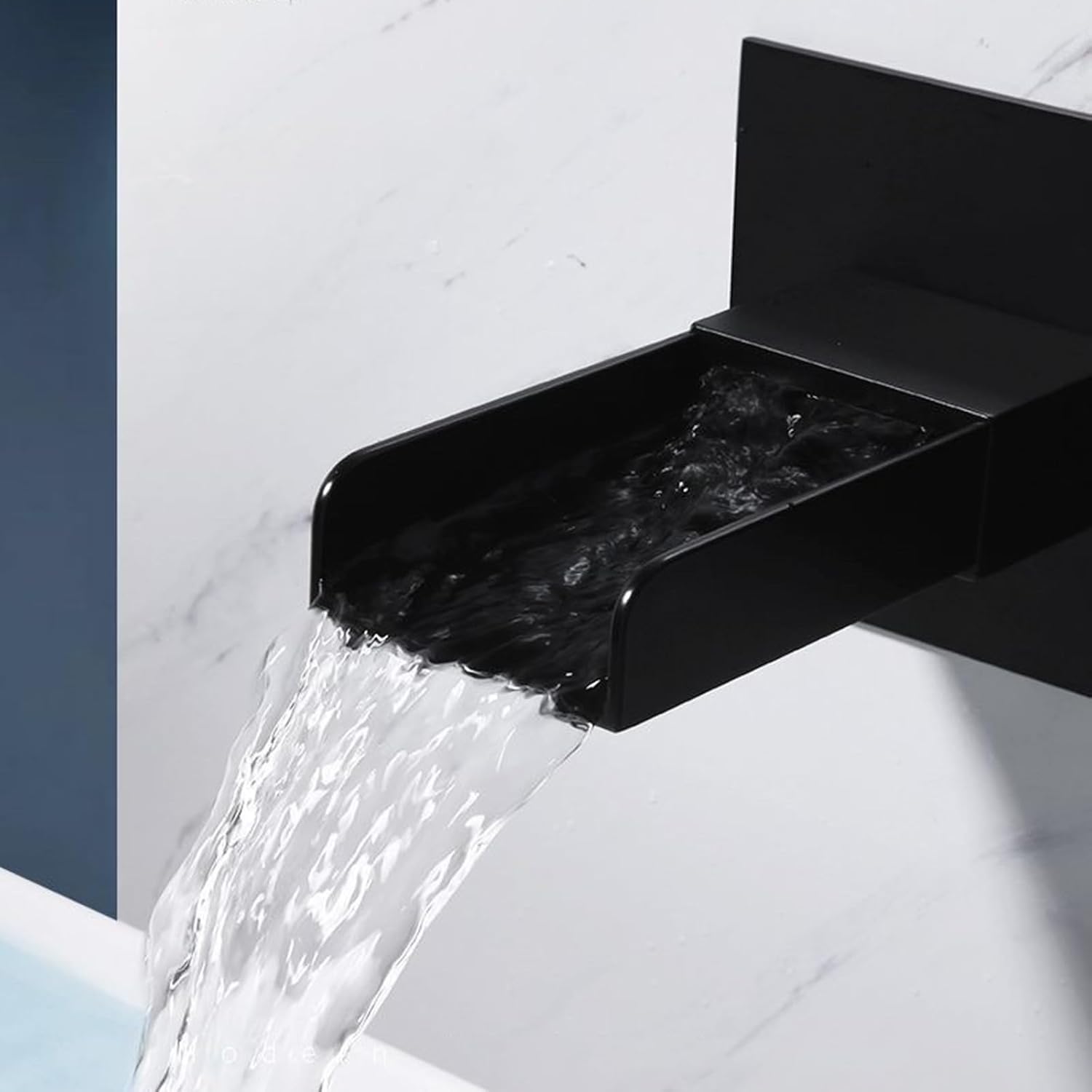 Robinet encastrable cascade pour salle de bain en laiton