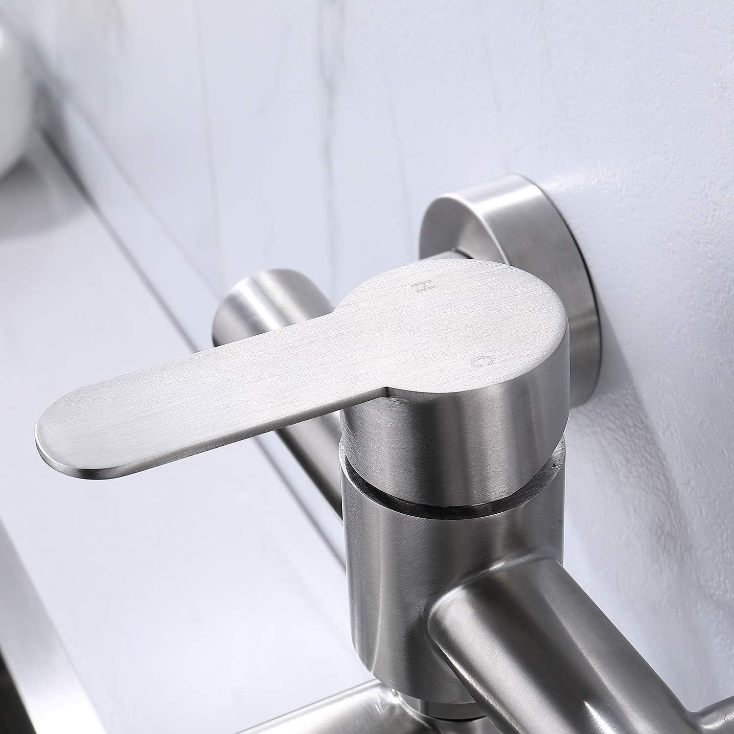 Robinet mural pour cuisine en inox