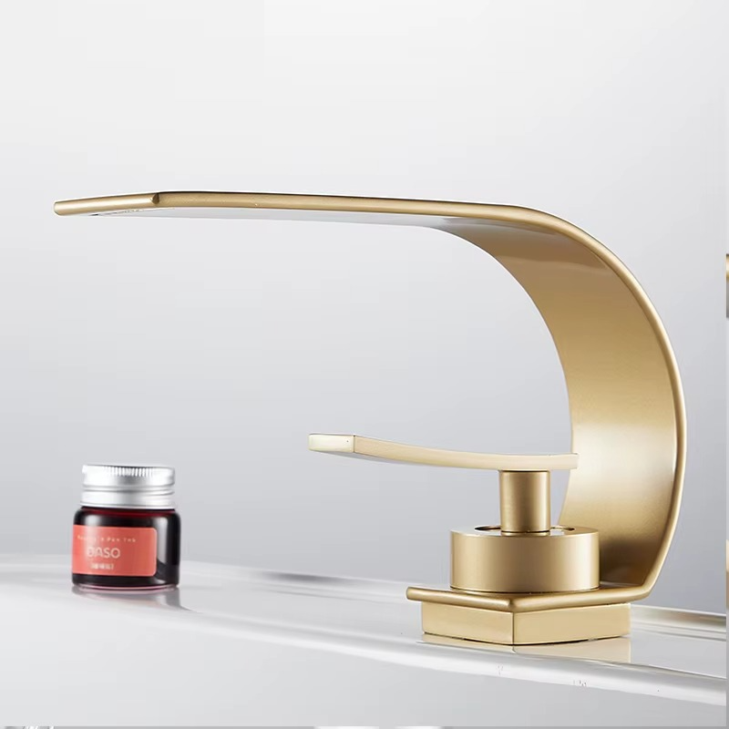Robinet cascade salle de bain en laiton