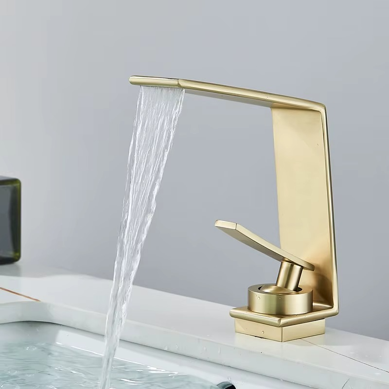 Robinet cascade salle de bain en laiton