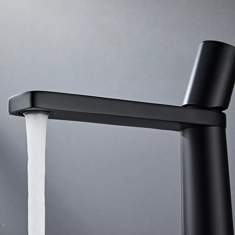Robinet haut pour vasque salle de bain en laiton
