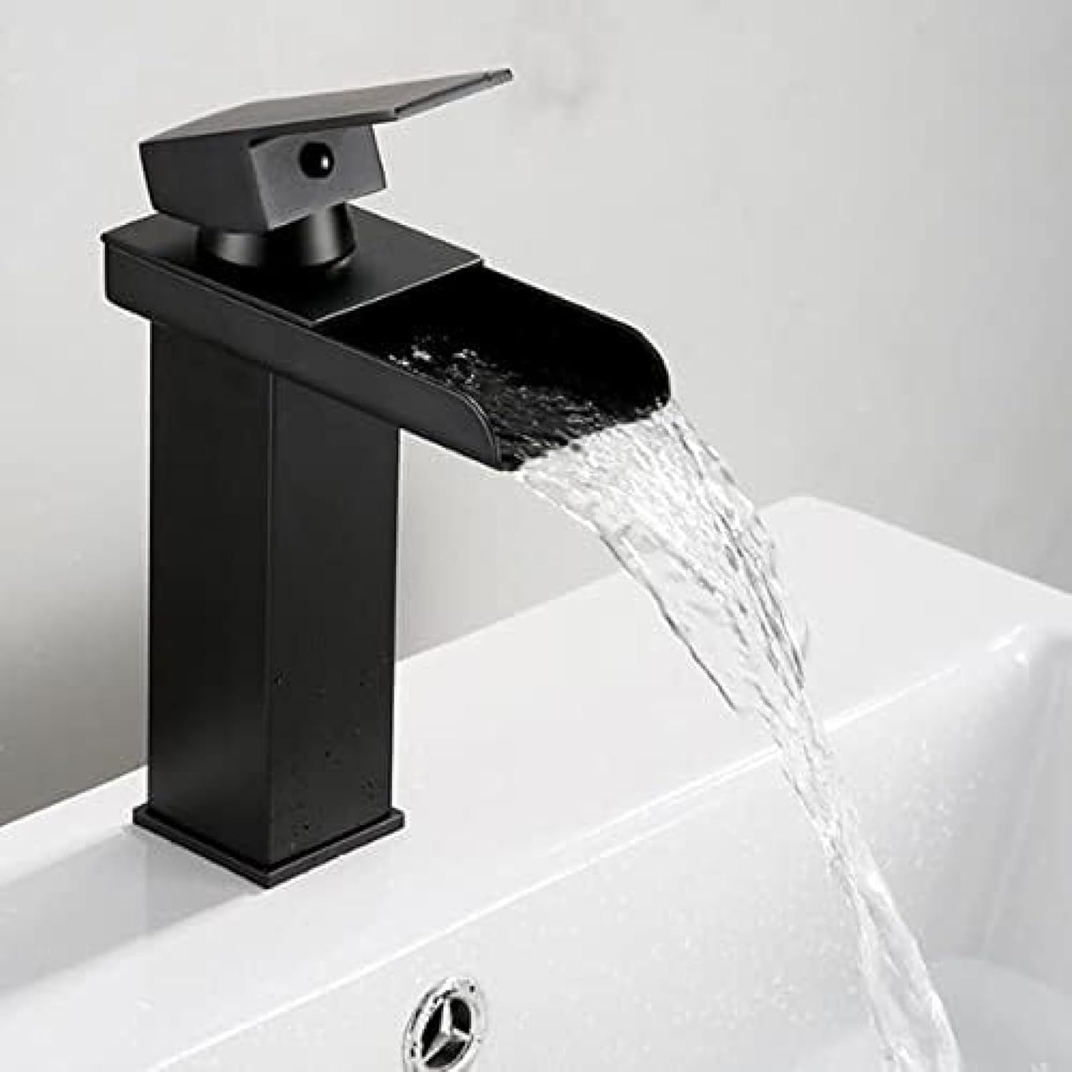 Robinet cascade pour salle de bain en laiton