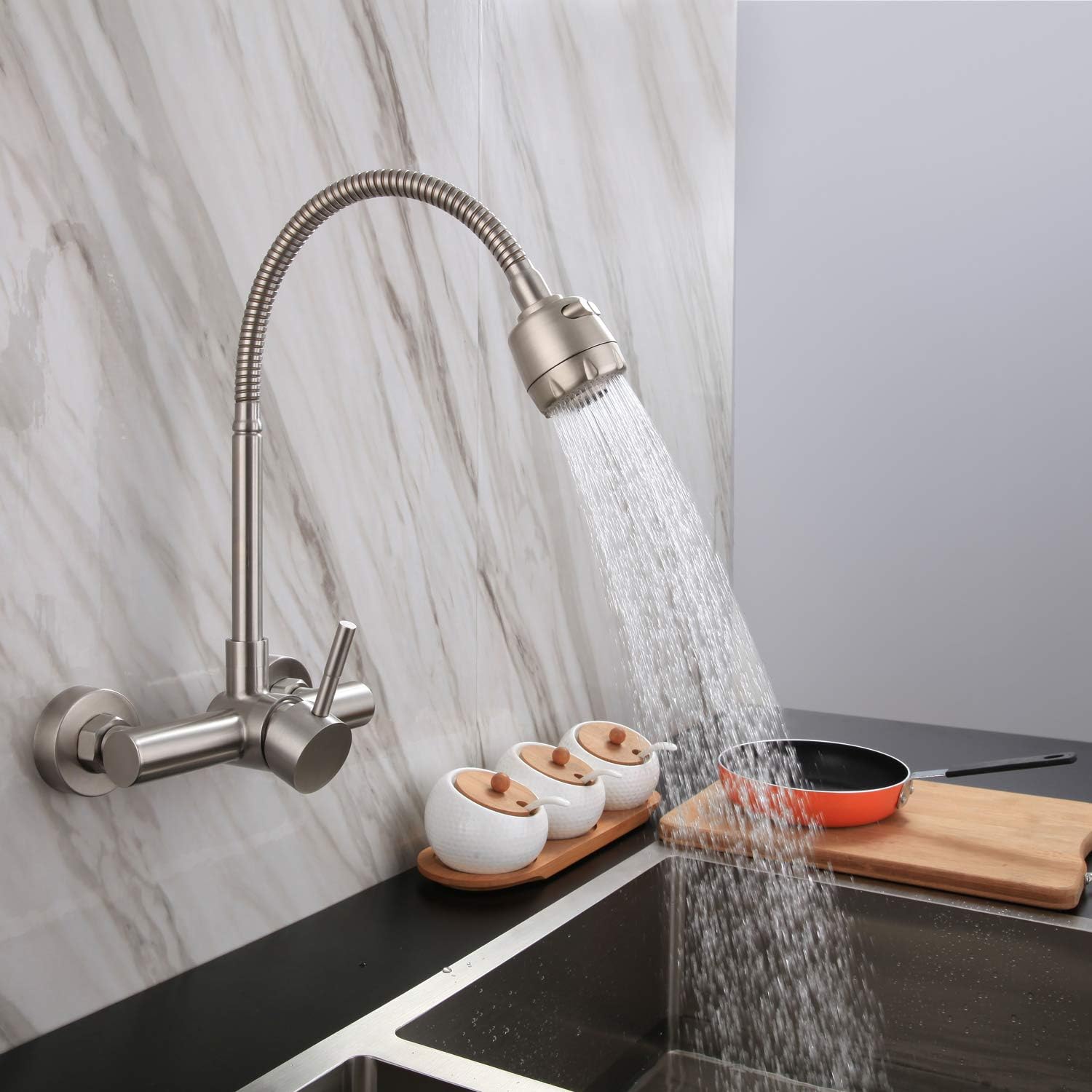 Robinet mural flexible pour cuisine en laiton
