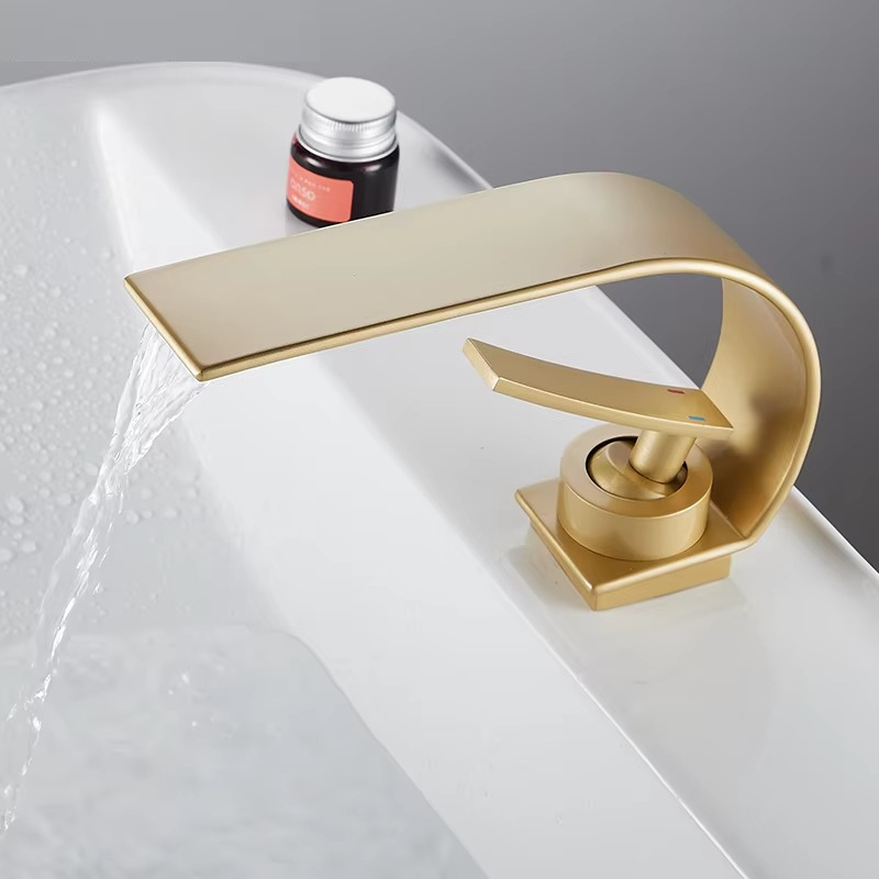 Robinet cascade salle de bain en laiton