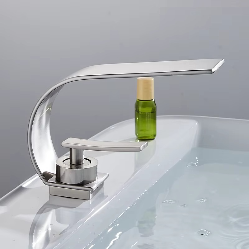 Robinet cascade salle de bain en laiton