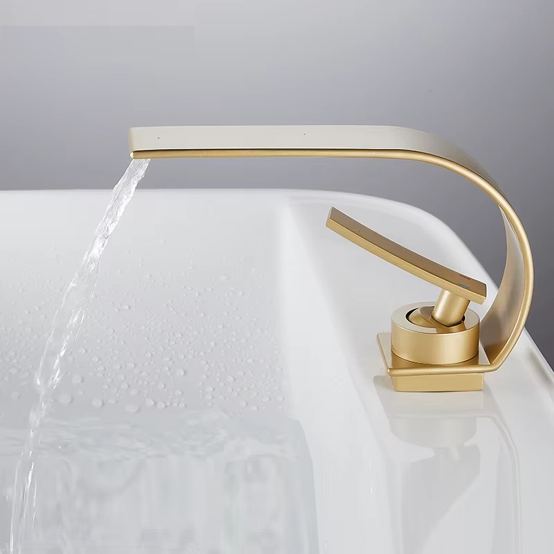 Robinet cascade salle de bain en laiton